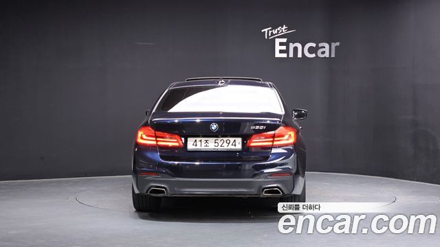 BMW 5-Series 530i M Sport Package Plus