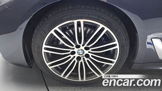 BMW 5-Series 530i M Sport Package Plus