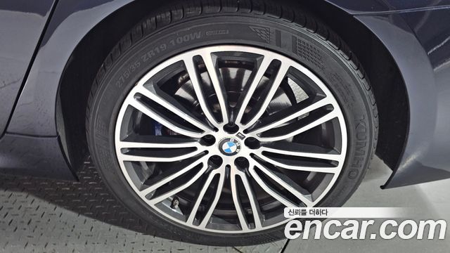 BMW 5-Series 530i M Sport Package Plus