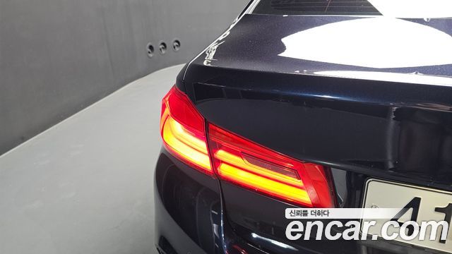 BMW 5-Series 530i M Sport Package Plus