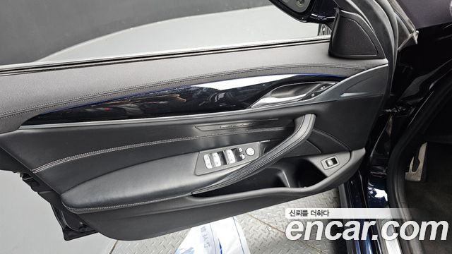 BMW 5-Series 530i M Sport Package Plus