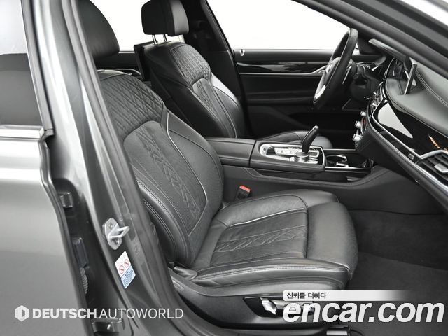 BMW 7-Series 740Li xDrive M Sport Package