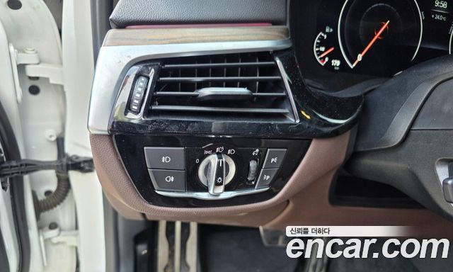 BMW 5-Series 530i xDrive M Sport Package Plus