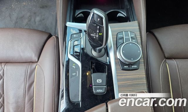 BMW 5-Series 530i xDrive M Sport Package Plus
