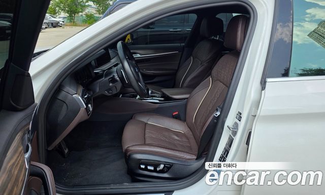 BMW 5-Series 530i xDrive M Sport Package Plus