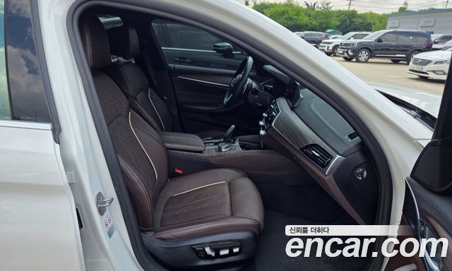 BMW 5-Series 530i xDrive M Sport Package Plus