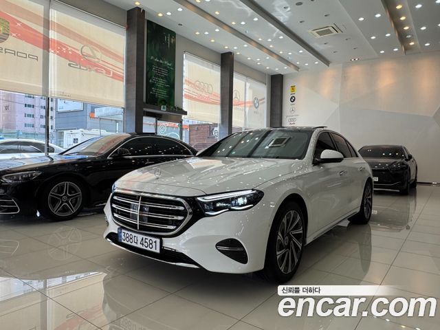 Mercedes-Benz E-Class E300 4MATIC Exclusive