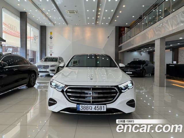 Mercedes-Benz E-Class E300 4MATIC Exclusive