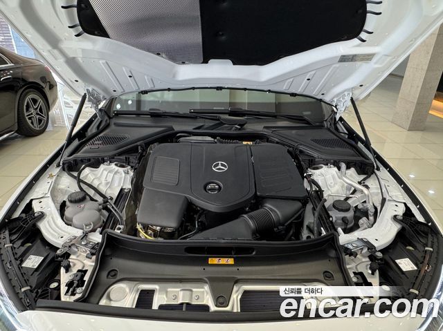 Mercedes-Benz E-Class E300 4MATIC Exclusive