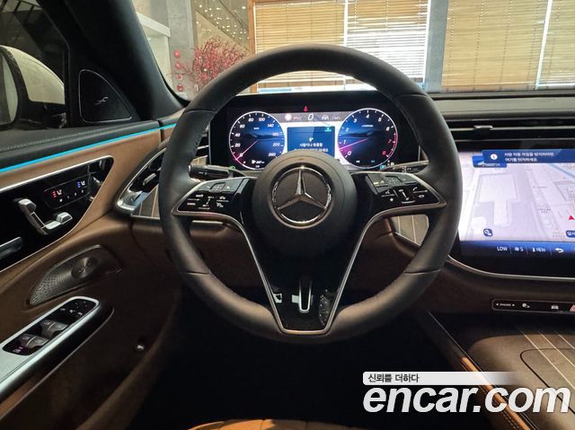 Mercedes-Benz E-Class E300 4MATIC Exclusive