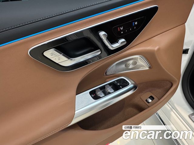 Mercedes-Benz E-Class E300 4MATIC Exclusive