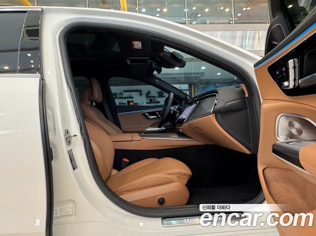 Mercedes-Benz E-Class E300 4MATIC Exclusive