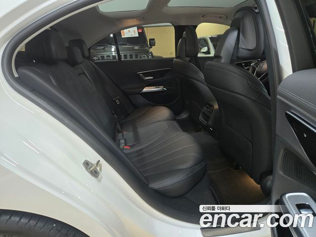 Mercedes-Benz E-Class E200 Avantgarde