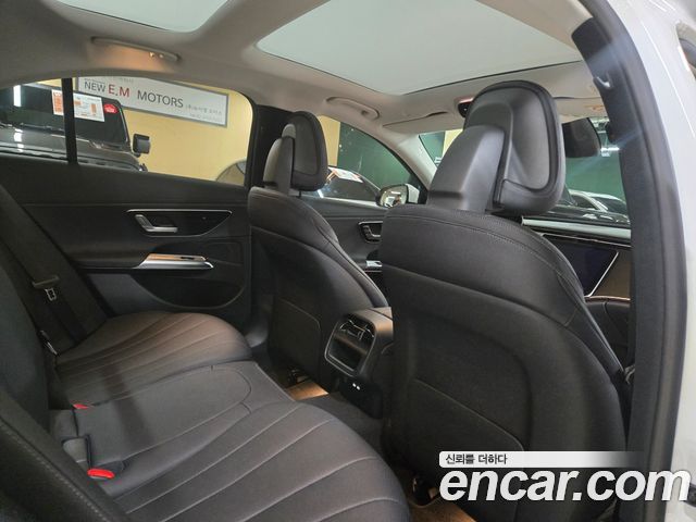 Mercedes-Benz E-Class E200 Avantgarde