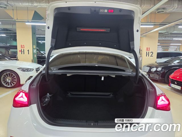Mercedes-Benz E-Class E200 Avantgarde