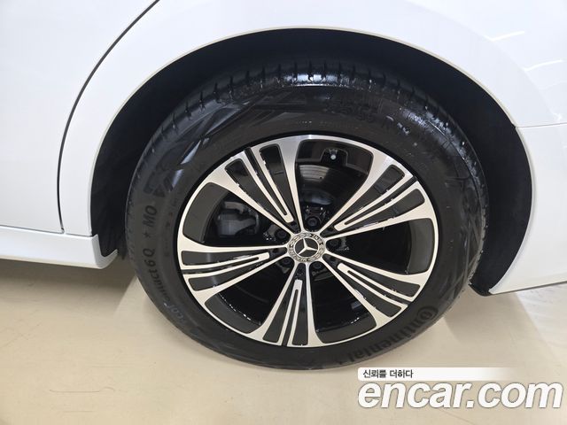 Mercedes-Benz E-Class E200 Avantgarde