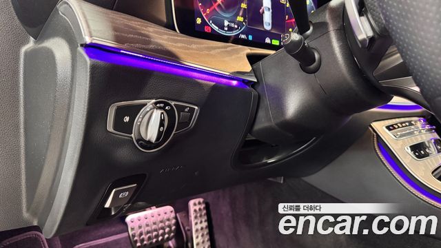 Mercedes-Benz E-Class E350 4MATIC AMG Line