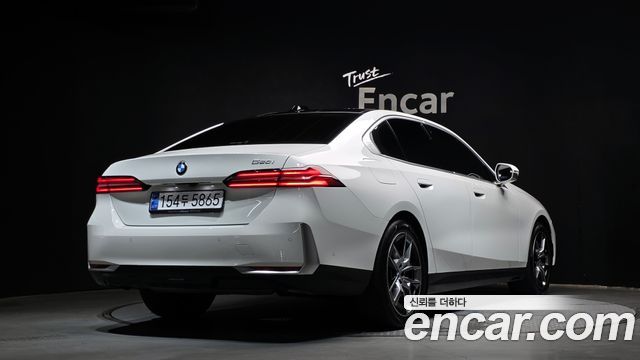 BMW 5-Series 520i