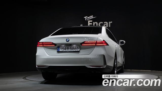 BMW 5-Series 520i