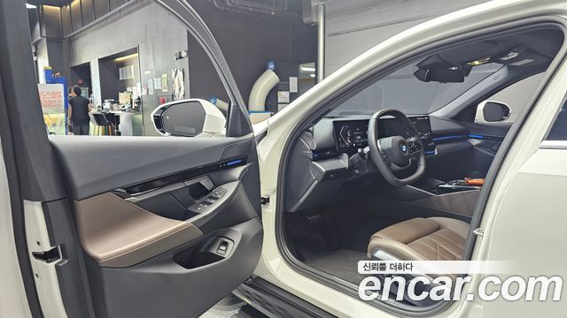BMW 5-Series 520i