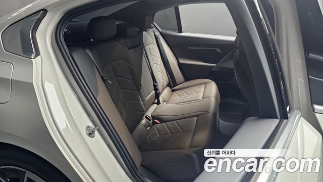BMW 5-Series 520i