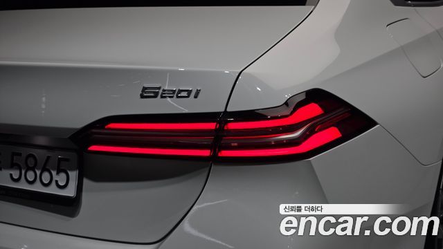 BMW 5-Series 520i