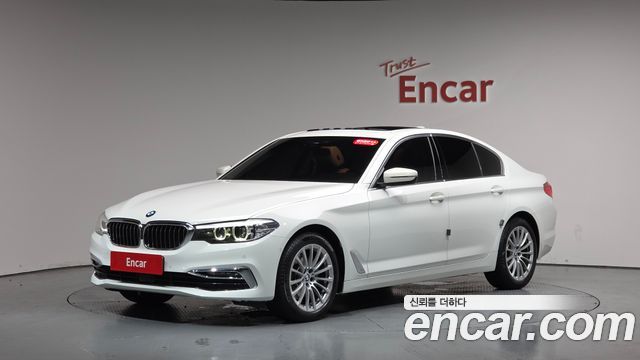 BMW 5-Series 520i Luxury
