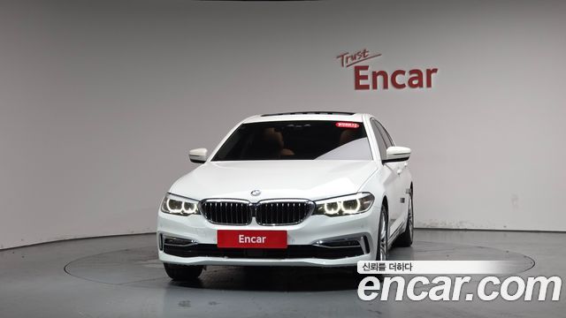 BMW 5-Series 520i Luxury