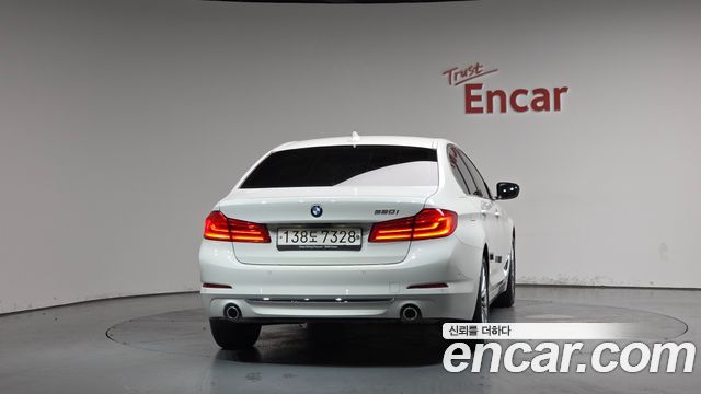 BMW 5-Series 520i Luxury
