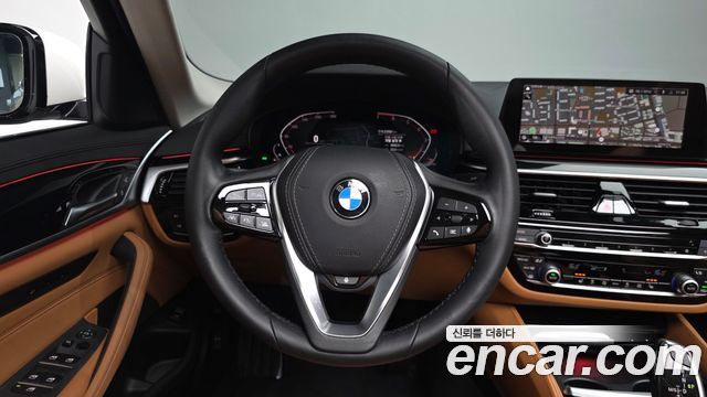 BMW 5-Series 520i Luxury