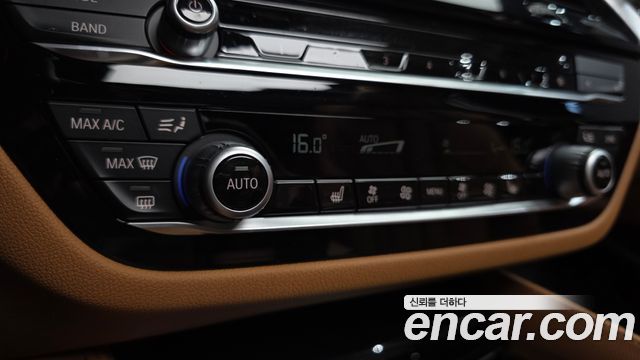 BMW 5-Series 520i Luxury