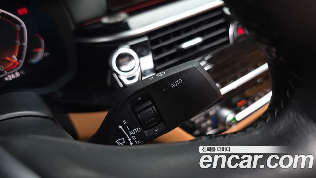 BMW 5-Series 520i Luxury