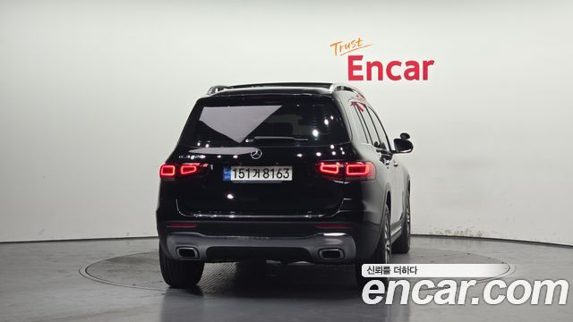 Mercedes-Benz GLB-Class GLB220