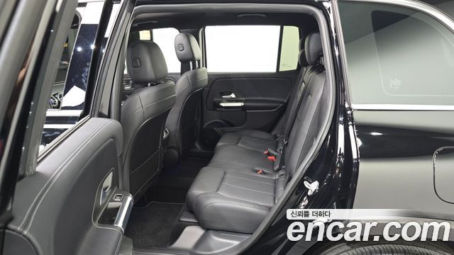 Mercedes-Benz GLB-Class GLB220