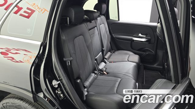 Mercedes-Benz GLB-Class GLB220