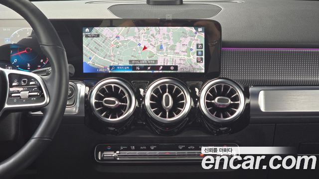 Mercedes-Benz GLB-Class GLB220