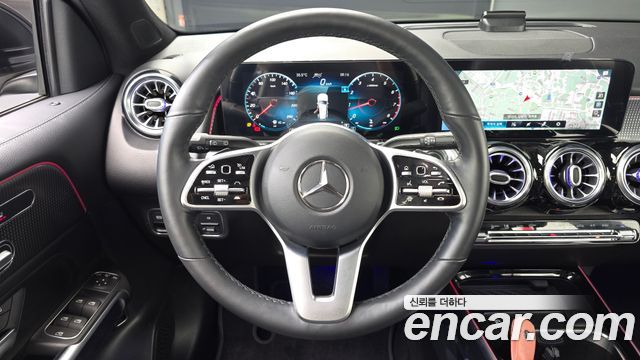 Mercedes-Benz GLB-Class GLB220