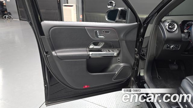 Mercedes-Benz GLB-Class GLB220