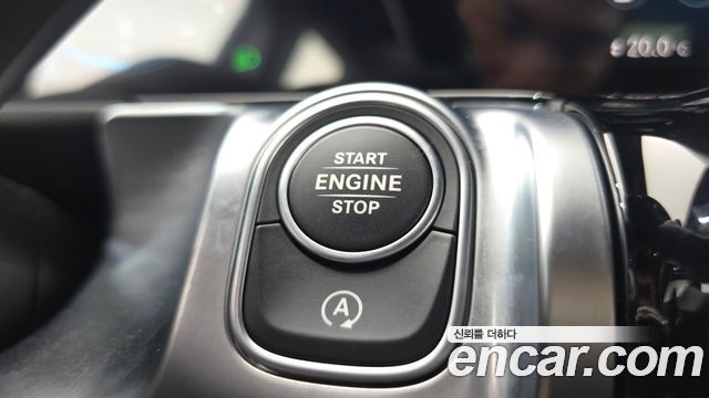 Mercedes-Benz GLB-Class GLB220