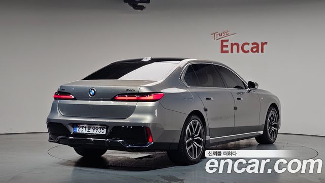 BMW 7-Series 740i xDrive M Sport