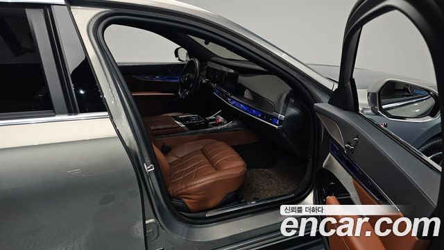 BMW 7-Series 740i xDrive M Sport