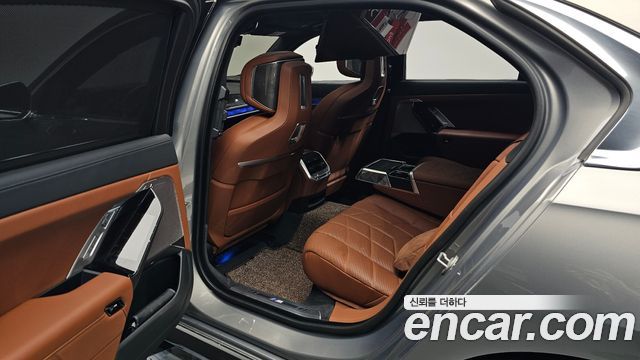 BMW 7-Series 740i xDrive M Sport