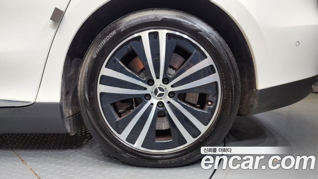 Mercedes-Benz EQE EQE300