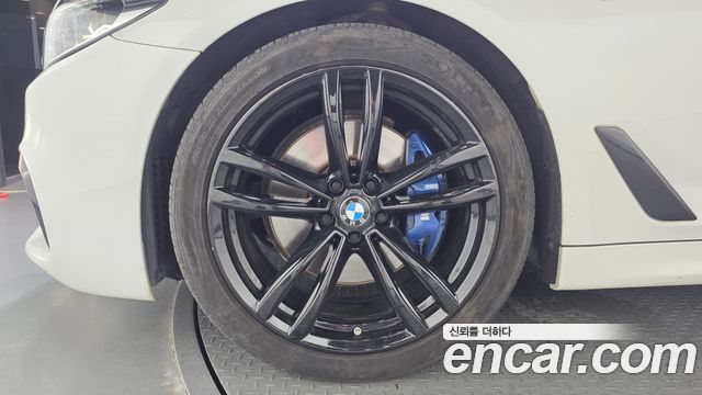 BMW 5-Series 530i M Sport Package Plus