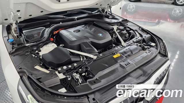 BMW 5-Series 530e M Sport