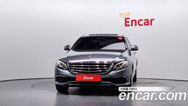 Mercedes-Benz E-Class E300 4MATIC Exclusive