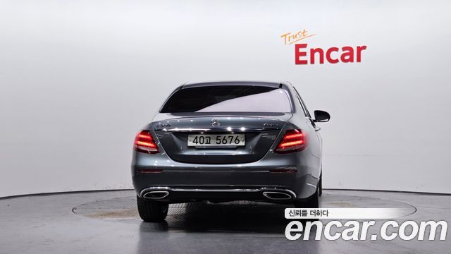 Mercedes-Benz E-Class E300 4MATIC Exclusive