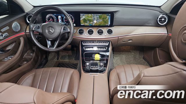 Mercedes-Benz E-Class E300 4MATIC Exclusive