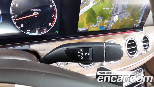 Mercedes-Benz E-Class E300 4MATIC Exclusive
