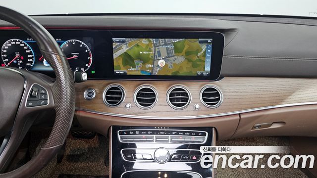 Mercedes-Benz E-Class E300 4MATIC Exclusive
